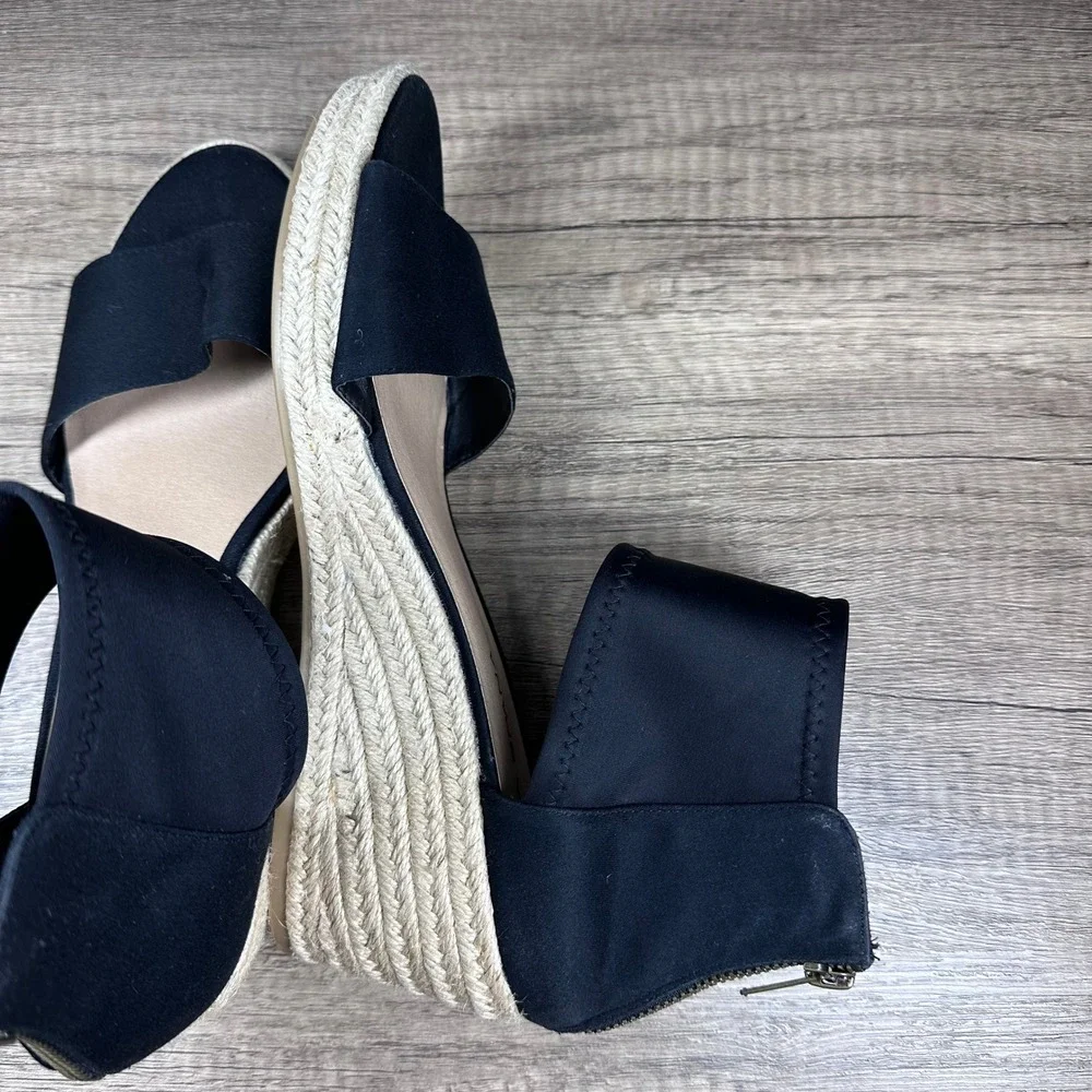 Moda Spana~Women's~